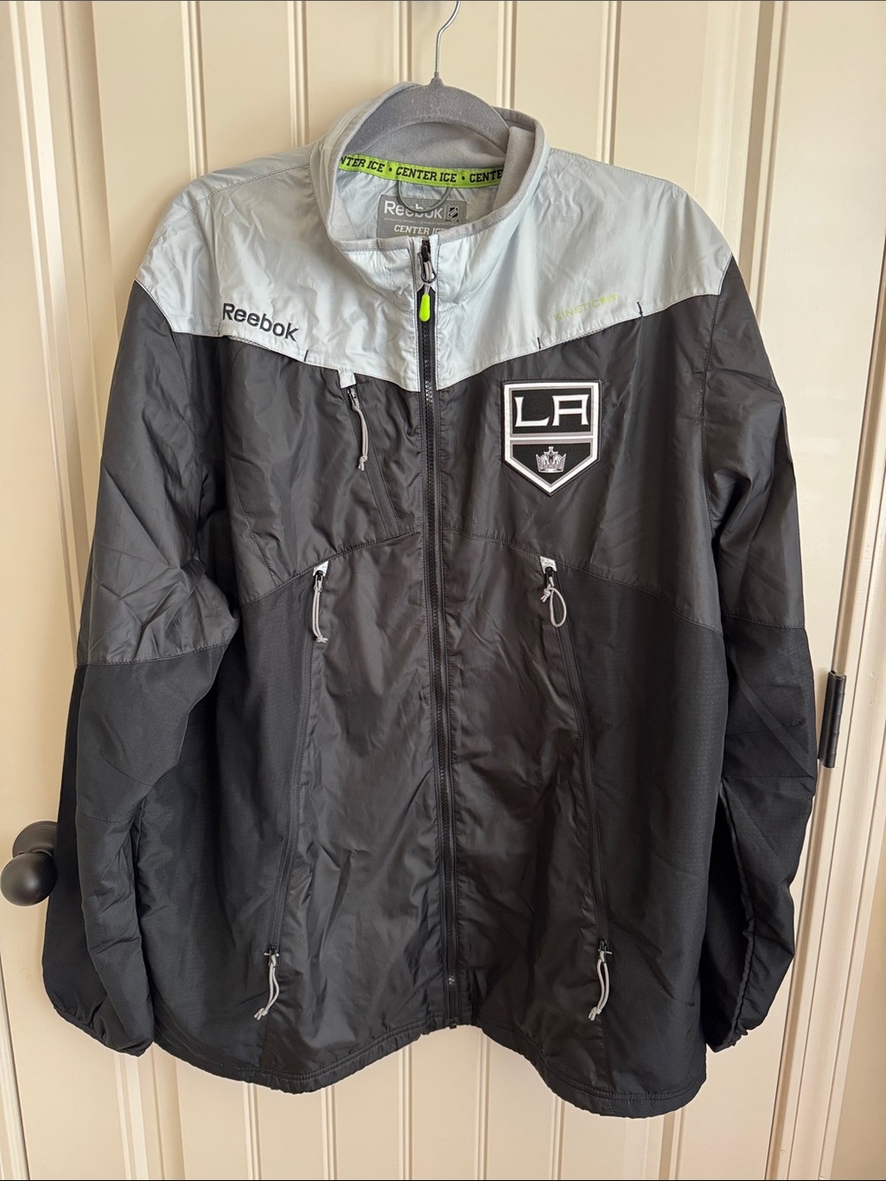 NWOT! Reebok Center Ice Collection Black and Gray LA Kings Windbreaker